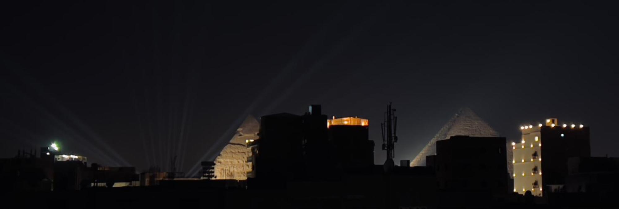 Silver Pyramids View El Cairo
